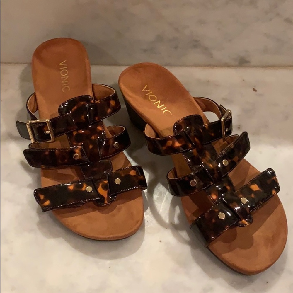 Brown Vionic platform heels